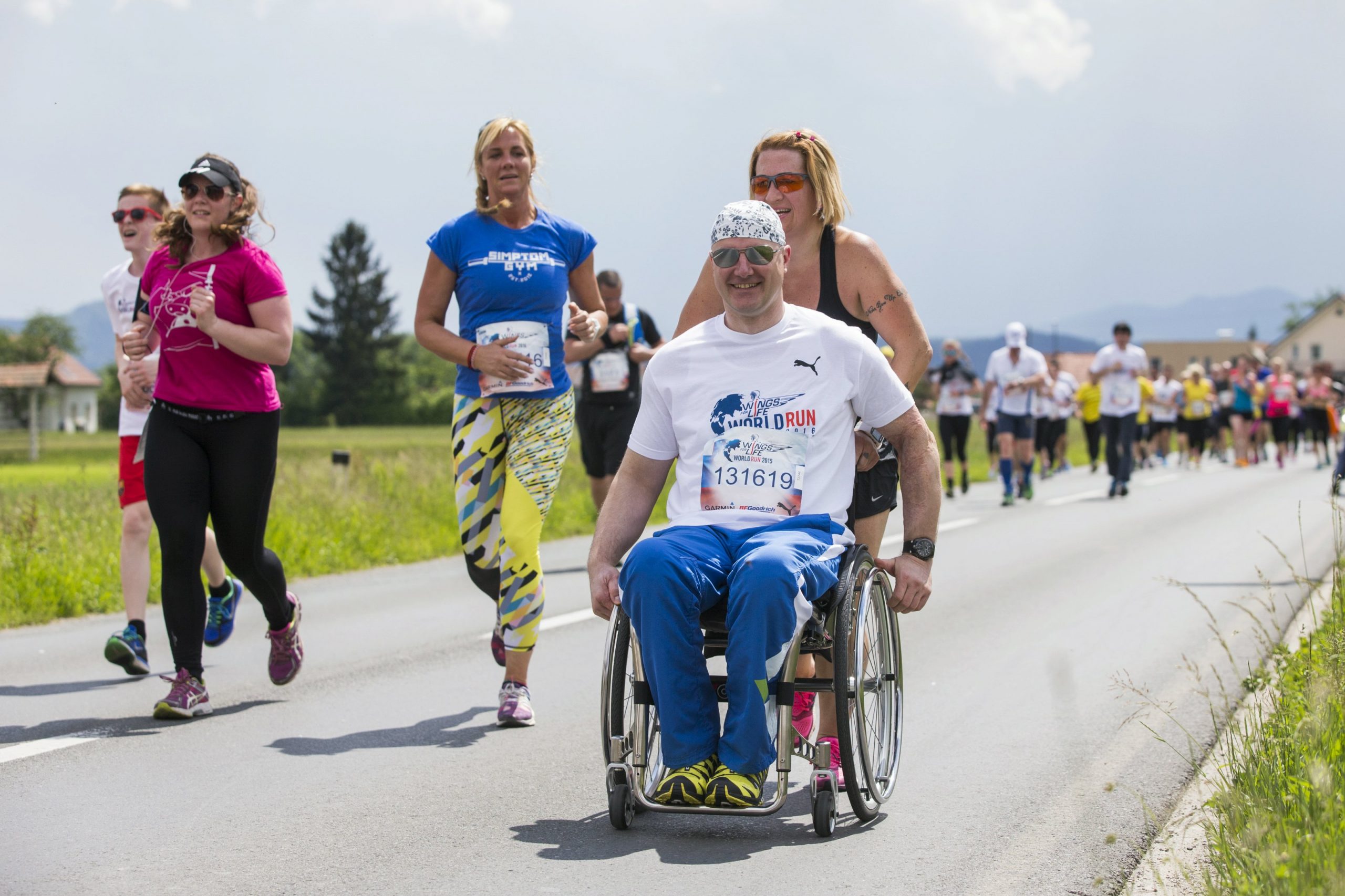 Udeleženci tekmujejo na teku Wings for Life World Run v Ljubljani, Slovenija, 8. maja 2016. Na fotografiji Bor Dobrin.