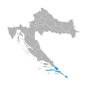 Zemljevid Hrvaške z obarvano Južno Dalmacijo.